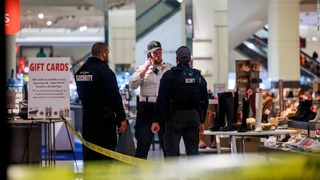 ショッピングモールでの銃撃事件をめぐり、５人が逮捕された