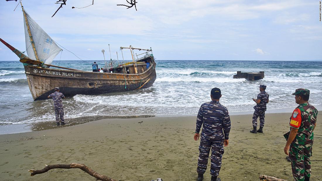 漂流船のロヒンギャ難民一部救助、残る１３０人の安否危惧 別の船の