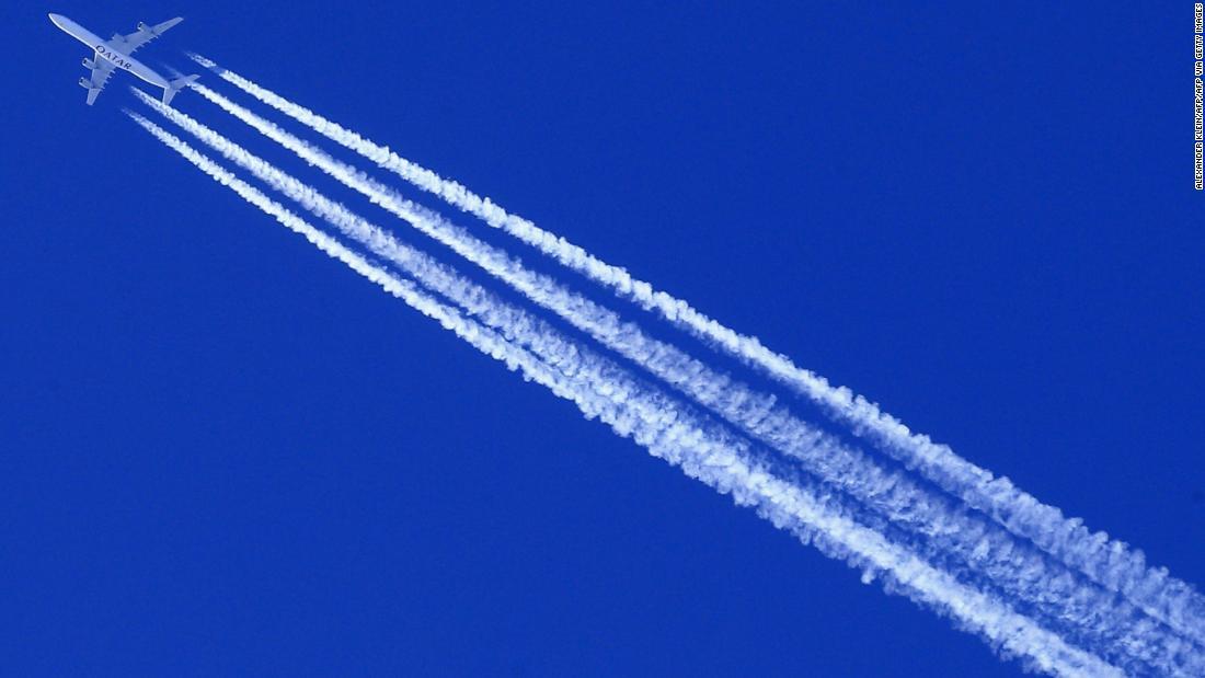 航空業界が直面する飛行機雲問題、容易に解決できる可能性も(1/3