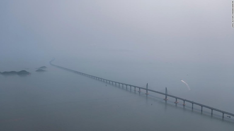 世界最大の海上橋である港珠澳大橋の空撮写真＝２０１９年３月１９日、中国広東省珠海市/Liang jie/ICHPL Imaginechina/AP