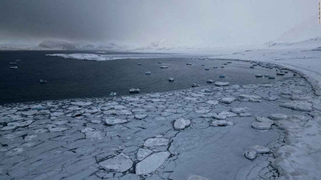 夏の北極圏、2030年代に海氷消失か 新研究が警告(1/2) - CNN.co.jp