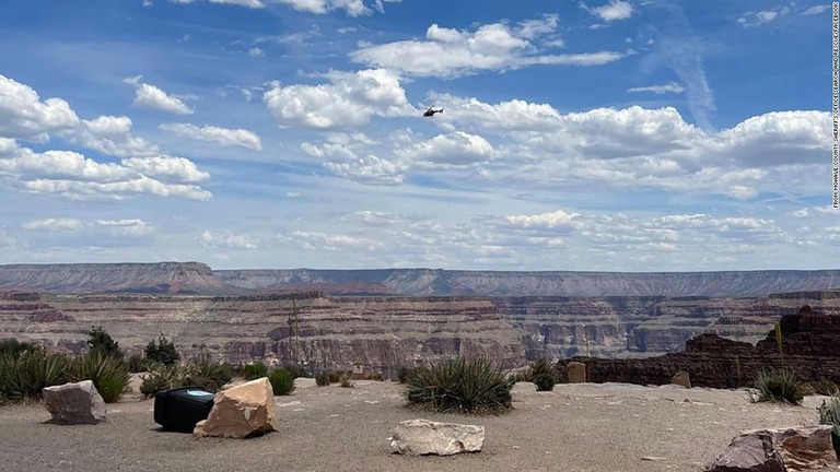 グランドキャニオンに設置された展望橋「スカイウォーク」から落下して男性が死亡した/From Mohave County Sheriff's Office Search and Rescue/Facebook