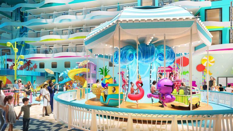 船の「スリルアイランド」は七つのプールと六つのウォータースライドを備える/Royal Caribbean International