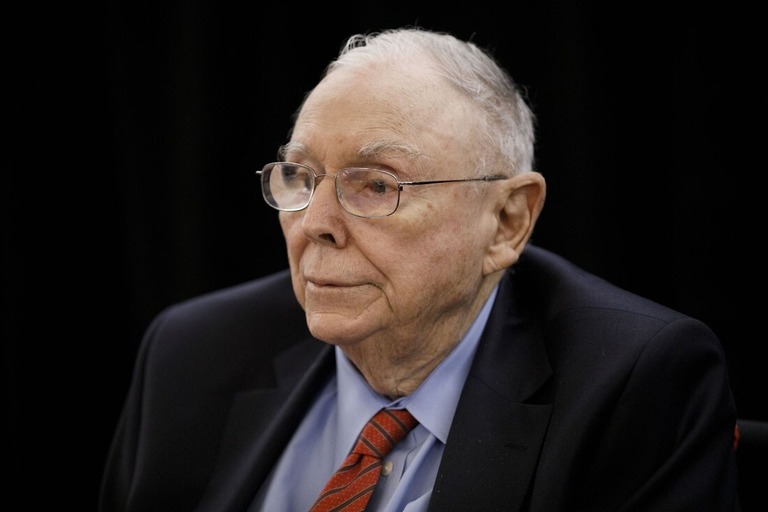 米投資家チャーリー・マンガー氏が死去/Patrick T. Fallon/Bloomberg/Getty Images