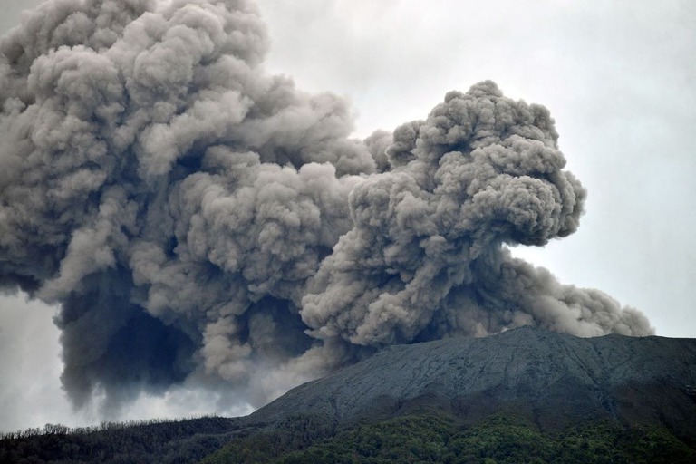 インドネシアのマラピ火山が噴火、登山者11人死亡 CNN.co.jp