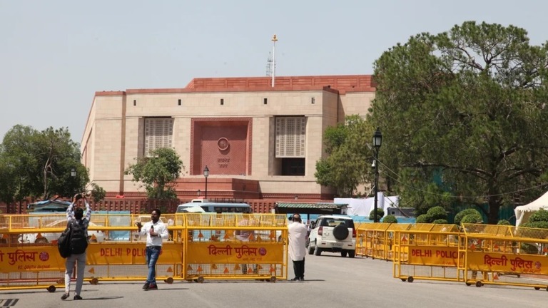 インドの議会で、野党議員計１４１人が登院停止処分を受けた/Pallava Bagla/Corbis News/Getty Images