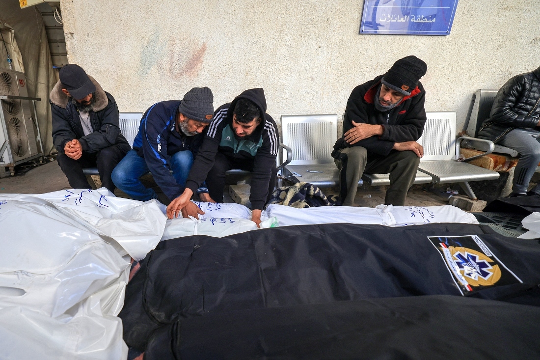 ガザの死者、２万３８４３人に増加　路上に遺体放置の情報
