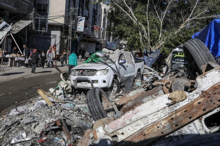 ラファでは空爆が数カ月にわたって常態化している/Abed Rahim Khatib/Anadolu/Getty Images