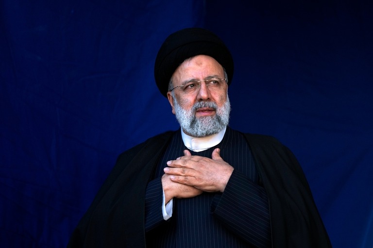 イランのライシ大統領＝１月、イラン首都テヘラン/Vahid Salemi/AP/File