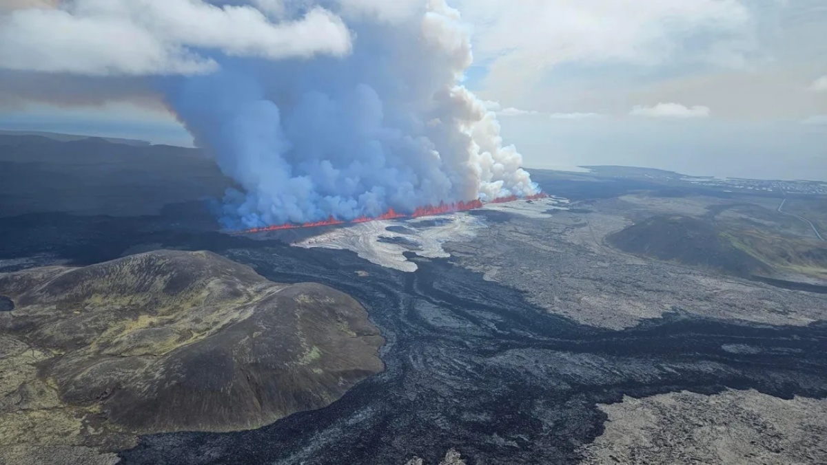 噴火は昨年１２月以来５回目/Almannavarnadeild/Anadolu/Getty Images