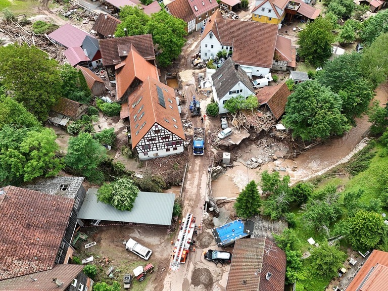 洪水により破壊された家屋＝ドイツ南西部ルーダースベルク/Thomas Niedermueller/Getty Images