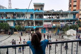 国連運営の学校への空爆、死者４５人に　ガザ保健省