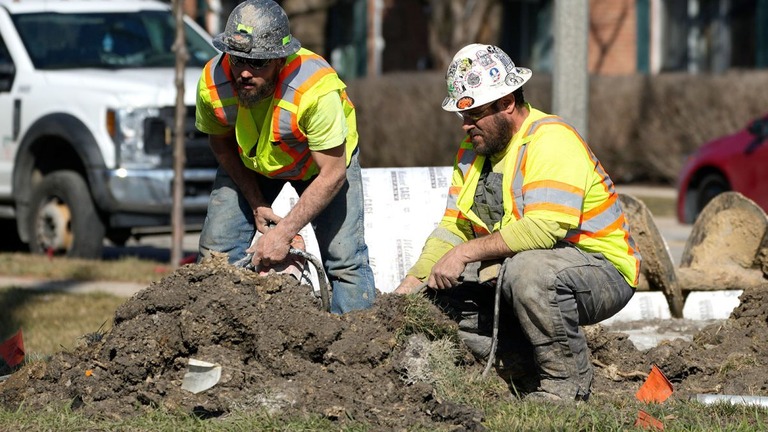 ５月の米雇用統計は、エコノミストが予想した就業者数１８万人増を大幅に上回った/Nam Y. Huh/AP/File