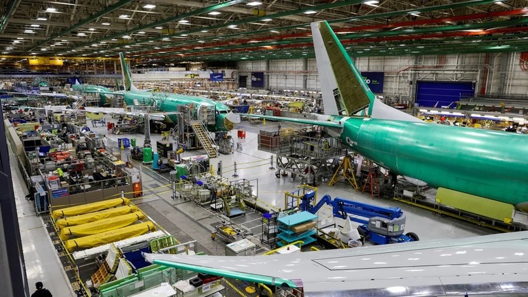 米ワシントン州レントンにあるボーイング７３７型機の工場/Jason Redmond/Reuters