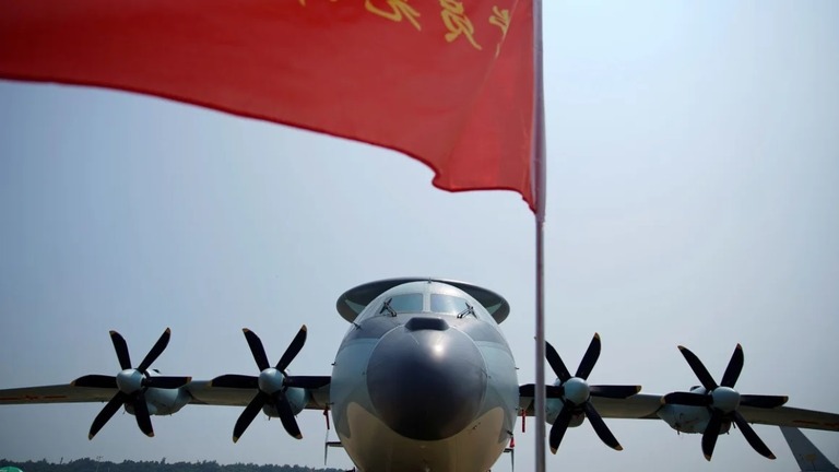 中国・珠海で開かれた航空機展示会に登場した中国軍の早期警戒管制機ＫＪ５００/Aly Song/Reuters/File