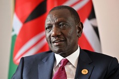 ケニア大統領、増税法案を撤回　死者発生のデモ受け