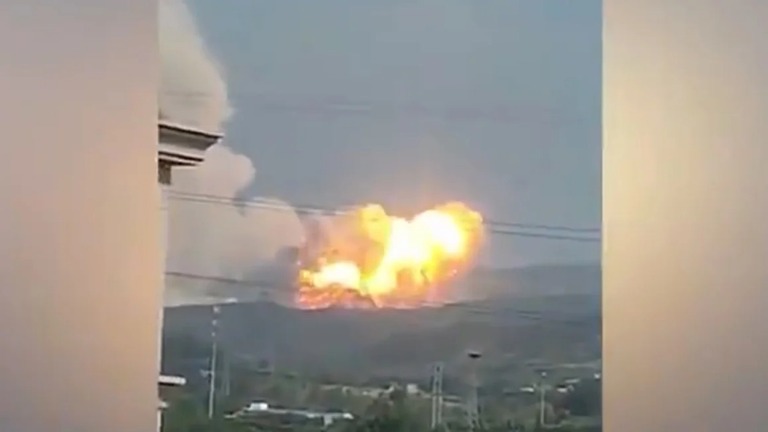 「天龍３」は試験中に第１段が発射台から切り離され、山腹に墜落した/From Cover News