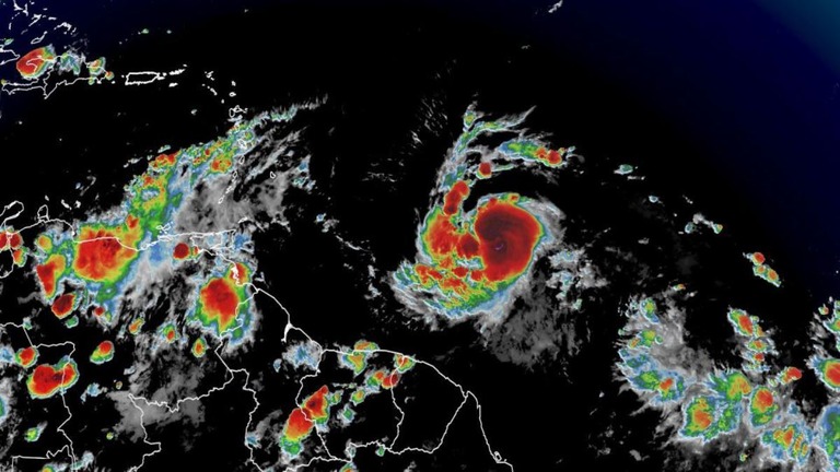 ハリケーン「ベリル」を捉えた衛星画像/CNN Stormbot