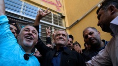 イラン大統領選決選投票、改革派のペゼシュキアン氏が勝利