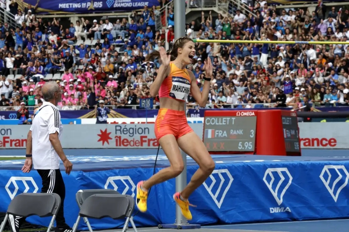 女子走り高跳びで世界記録を出したヤロスラワ・マフチフ（ウクライナ）/Geoffroy Van der Hasselt/AFP/Getty Images