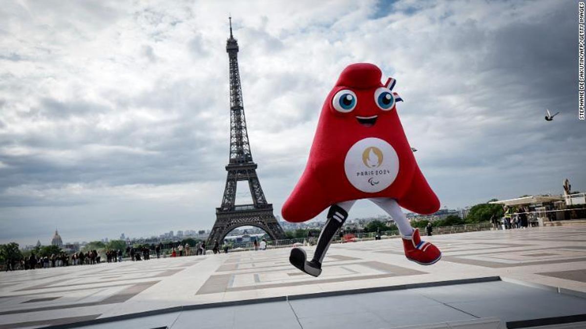 ２０２４年パリ夏季五輪のマスコット「フリージュ」/Stephane De Sakutin/AFP/Getty Images