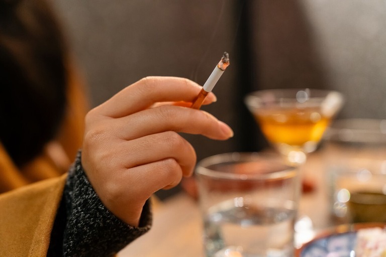 新たに発症したがん症例の約５分の１は喫煙に起因する可能性があるという新研究が発表された/LAW Ho Ming/Moment RF/Getty Images