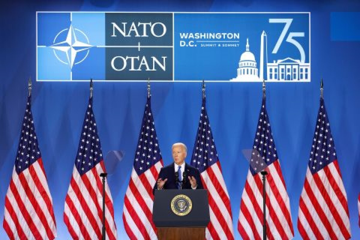 ＮＡＴＯ首脳会議で記者会見に応じるバイデン米大統領＝１１日、米ワシントンＤＣ/Kevin Dietsch/Getty Images