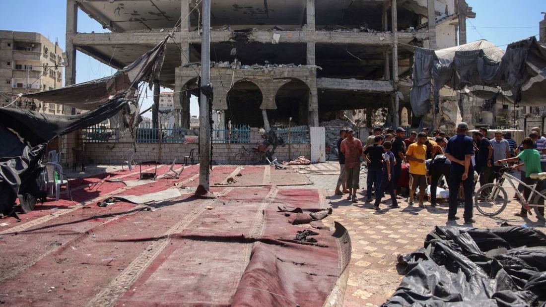 難民キャンプの仮設モスクに攻撃、死者２２人　ガザ市
