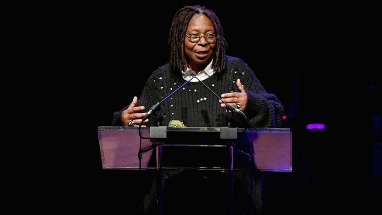 米女優ウーピー・ゴールドバーグさん＝２０１８年/Dia Dipasupil/Getty Images for Lincoln Center