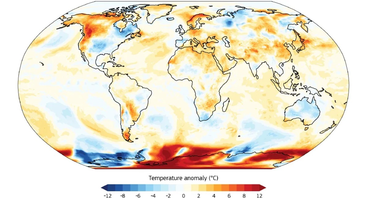 ２１日に記録された各地の気温と平均気温（１９９１～２０２０年）の気温差を示した地図/C3S/ECMWF