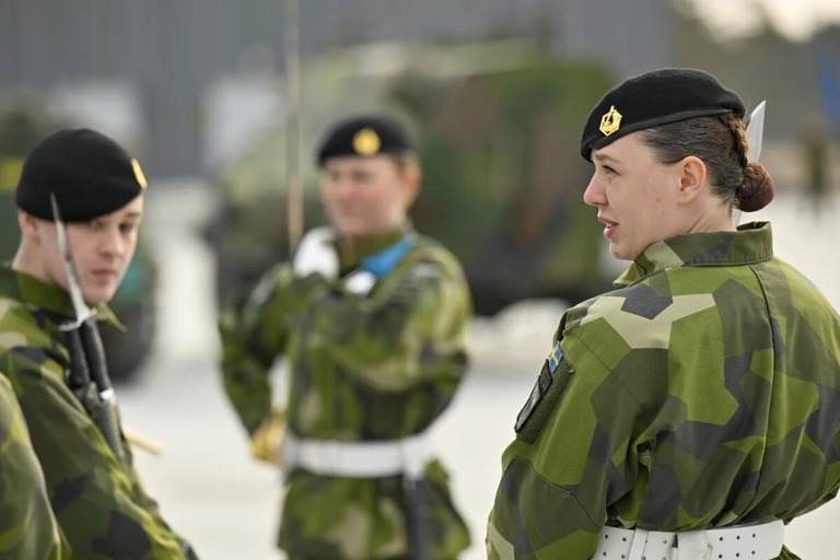 スウェーデン陸軍基地の練兵場で撮影された兵士たちの姿/Mikael Sjoberg/Bloomberg/Getty Images