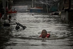 フィリピン首都で大規模洪水、台湾も被災　貨物船やタンカー転覆　台風３号