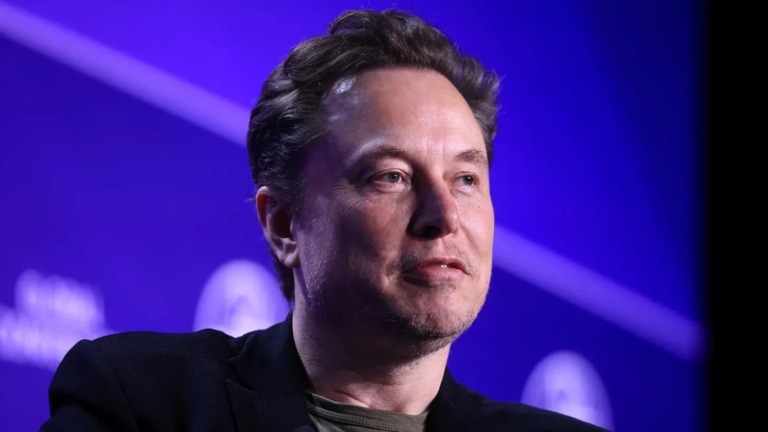 起業家イーロン・マスク氏が保有するＸは、広告を「ボイコット」するよう共謀したとして大手広告主らを反トラスト法違反で提訴した/David Swanson/REUTERS/REUTERS