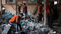 イスラエル軍が学校を空爆、９０人死亡とガザ当局