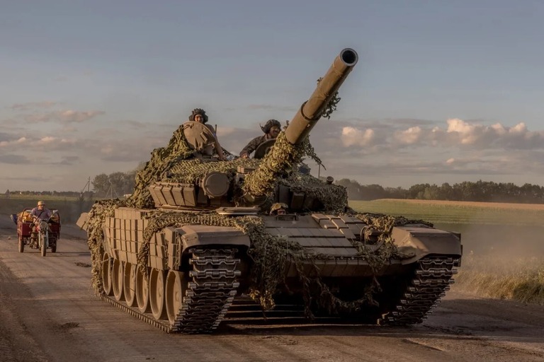 ロシアとの国境に近いスーミ州で活動するウクライナ軍の要員＝１２日/Roman Pilipey/AFP/Getty Images