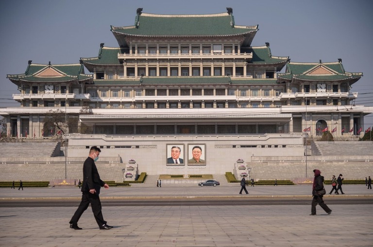 平壌の金日成広場＝２０２０年４月、北朝鮮/Kim Won Jin/AFP/Getty Images