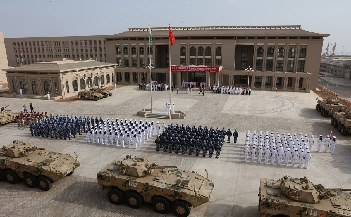 アフリカ東部ジブチにある中国の軍事基地の開所式/Stringer/AFP/Getty Images