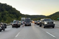 米ケンタッキー州の高速道路付近で発砲、数人撃たれる　容疑者は逃走