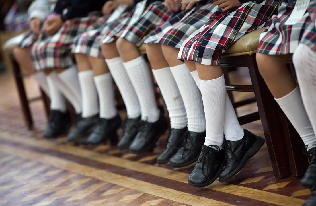 メキシコ・プエブラ市の学校の制服/Thomas Trutschel/Photothek/Getty Images