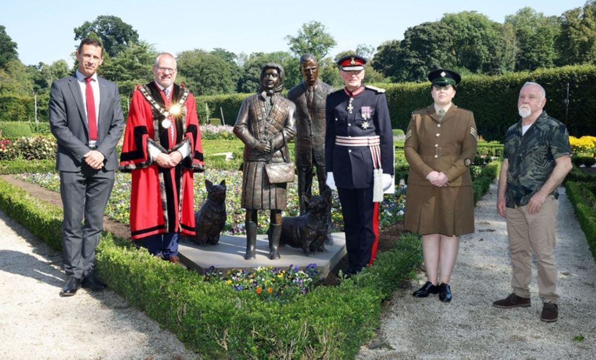 アントリム城庭園で公開された銅像/Antrim Castle Gardens