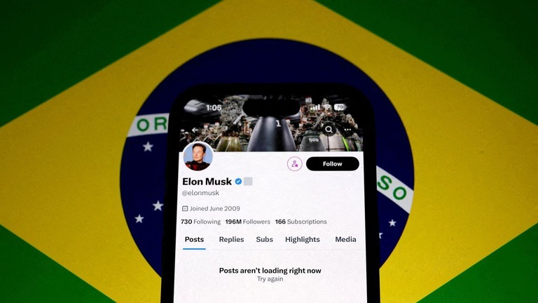 ブラジルでサービスが停止された状態となっているイーロン・マスク氏のＸアカウント/Jorge Silva/Reuters