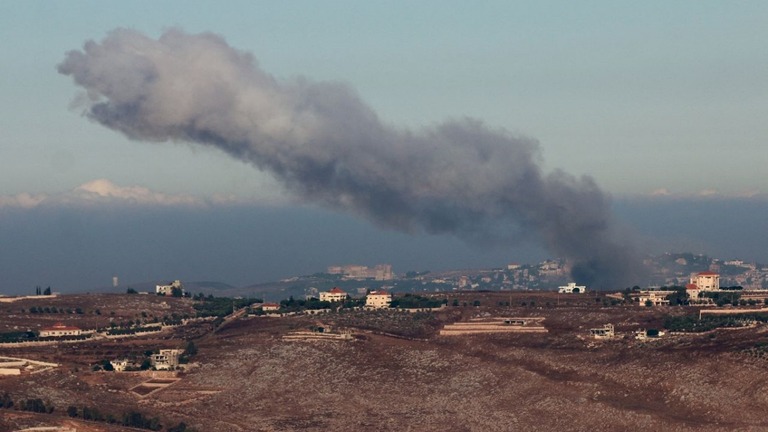 イスラエルのネタニヤフ首相は２６日、ヒズボラとの戦闘について近く停戦する可能性を示唆した報道を否定した/Karamallah Daher/Reuters