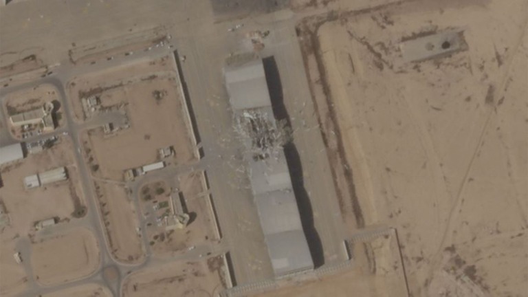 イランのミサイルで屋根が破壊されたイスラエル・ネバティム空軍基地の格納庫/Planet Labs