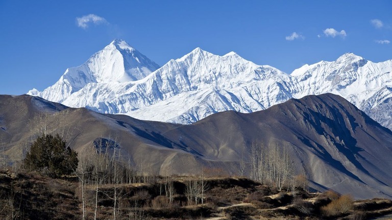 ヒマラヤ山脈にあるダウラギリ山の登山に臨んだロシア人５人が遺体で発見された/Frank Bienewald/LightRocket/Getty Images