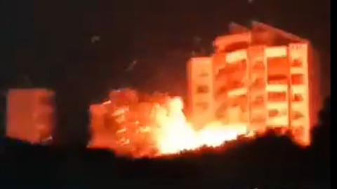 イスラエル軍の空爆で建物倒壊　レバノン