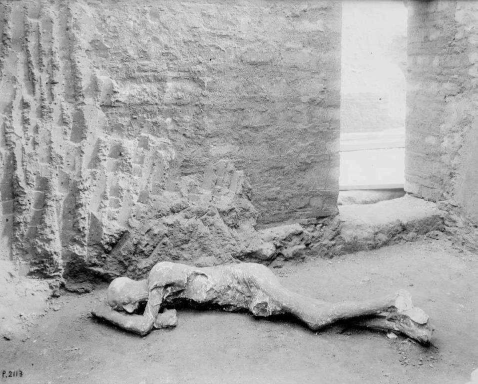 「秘儀荘」の一室で見つかった細身で長身の男性の遺体/Archeological Park of Pompeii