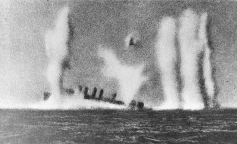 １９４２年３月、日本軍との戦闘の末に豪州沖で沈没した米海軍駆逐艦「エドサル」
/U.S. Naval History and Heritage Command/U.S. National Archives via CNN Newsource