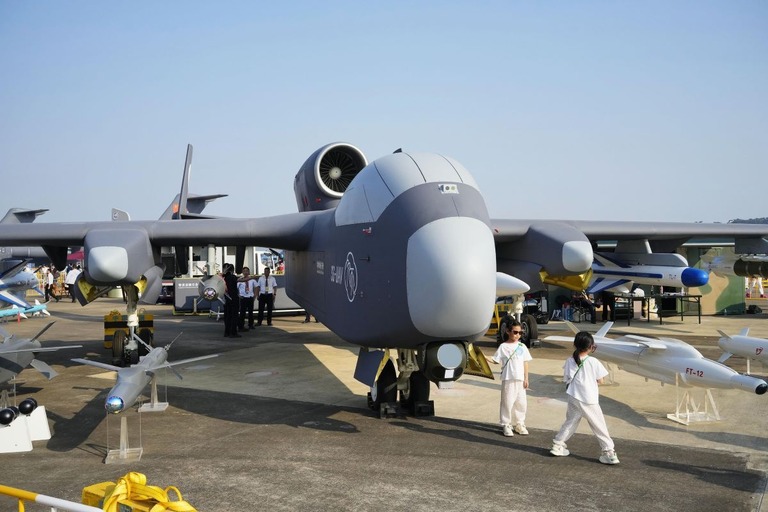 中国軍の新型無人航空機（ＵＡＶ）「ジェタンク」/Kyodo News/Getty Images via CNN Newsource