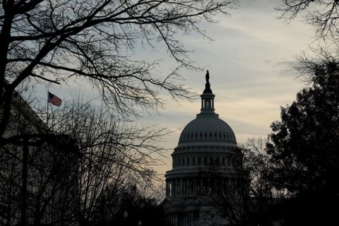 米議会、つなぎ予算可決で政府閉鎖回避　債務上限巡るトランプ氏の要求盛り込まず