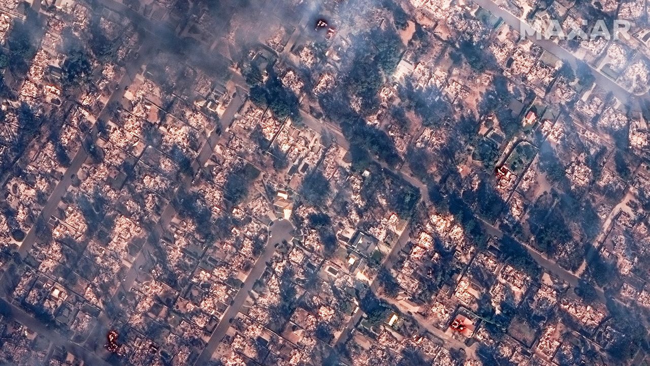 カリフォルニア州アルタデナの破壊された建物＝火災後　/Satellite image ©2025 Maxar Technologies